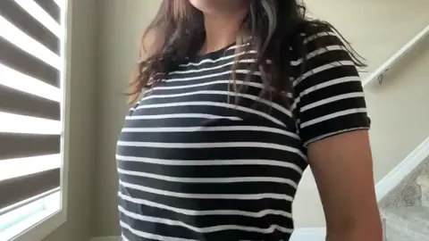 HER FREE CONTENT IN COMMENTS ?