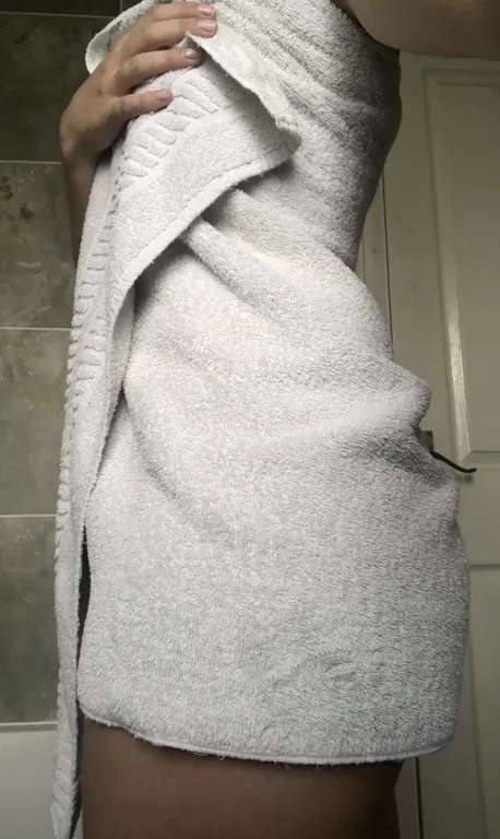Lil after shower strip ?? Oc