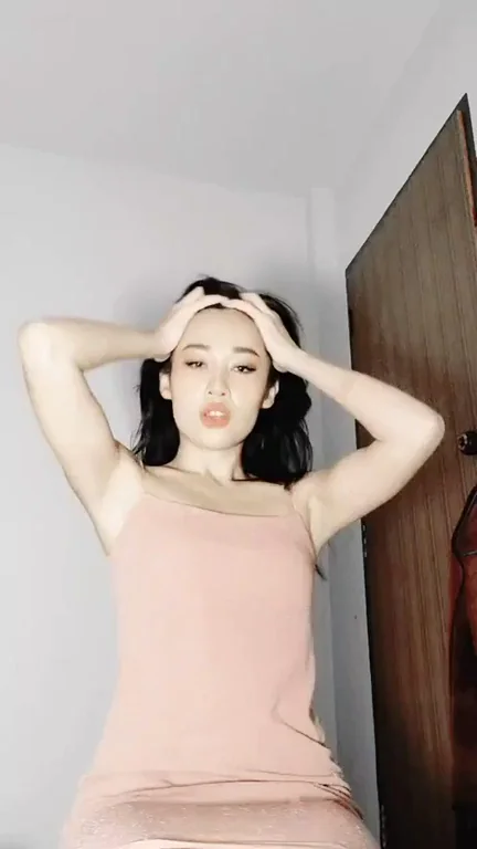 I wanna let one lucky Redditor cum on my ass multiple times ?