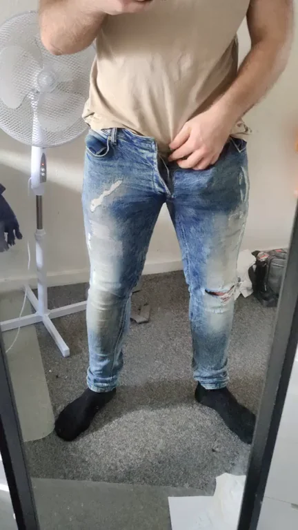 Just a big white cock with no amateur ?