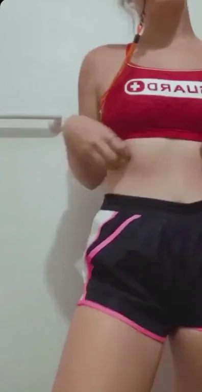 18yo Lifeguard Babe's Naughty Flash 💦🔥