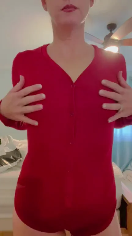 🔥 Hotwife Craves Your Dirty Talk While Dropping Those Juicy Tits 😈