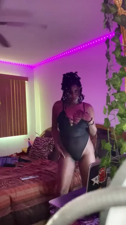 🍑 Busty Ebony Goddess Jadedagoddess Teases in Tight Swimsuit 💦
