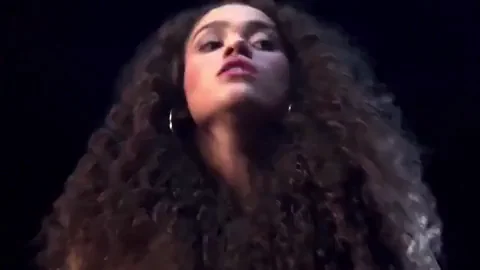 Madison Pettis' Juicy Celeb Booty Tease 🍑🔥