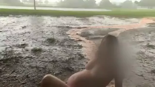[OC] Playing in the mud in a public park at 40 weeks pregnant