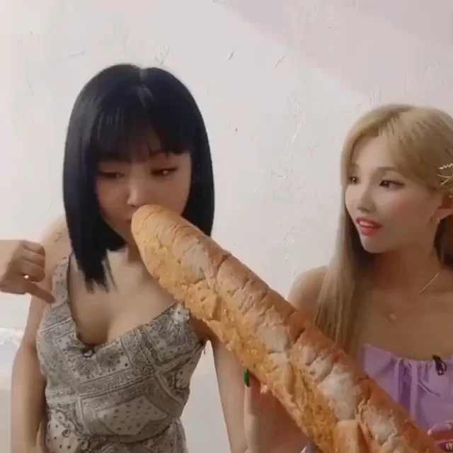 (G)IDLE - SOOJIN AND SOYEON