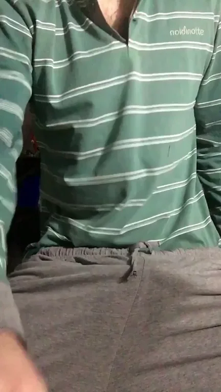 Hard bouncing... with slap sound?