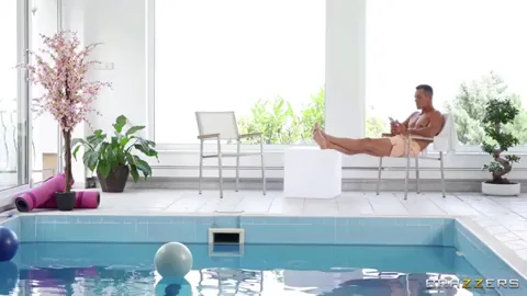 🔥 Hard Anal Pounding in Steamy Sauna 💦🍑