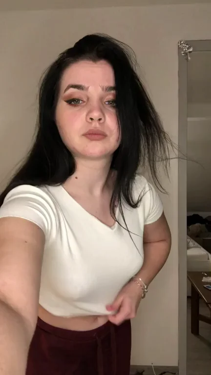 My ex left me because he thought that i got too fat… Hope I'm appreciated here ?