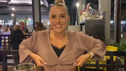 Food Court Flirty Flash Fun 😈🍔