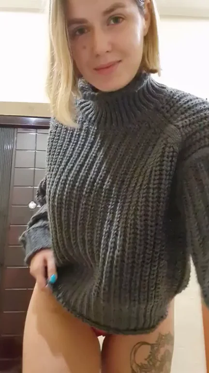 Freezing Outside! Warm My Tits & Pussy Up? 🥵🔥😘