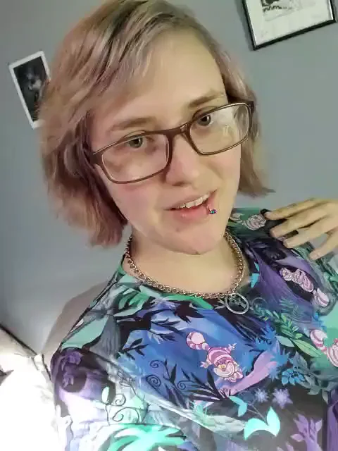This is what I'm wearing right now, wanna see me strip out of it? ? [kik] sexting starts at $30/15 minutes ?
