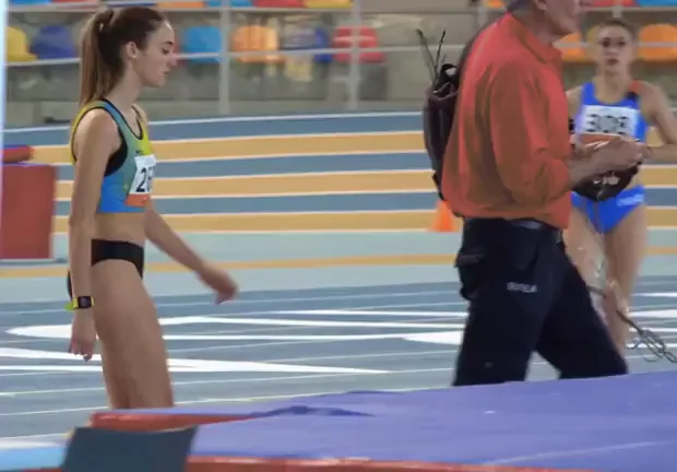 🔥 Stunning Spanish Track Slut Teases in Ohlympics Part 1 🏃‍♀️💦