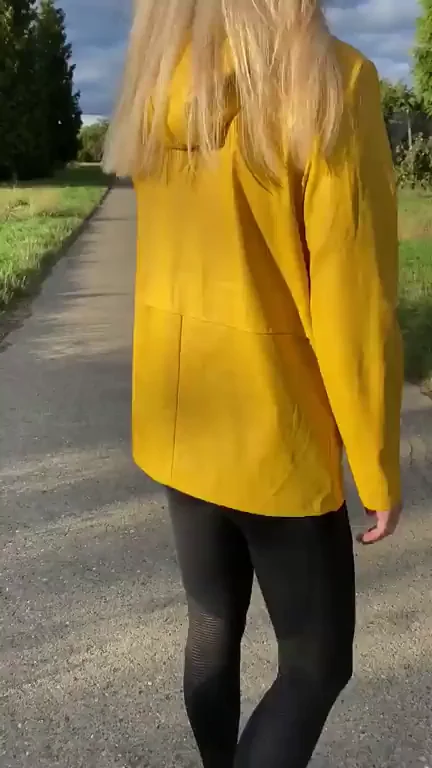 Sometimes it pays off to look back after walking by ?