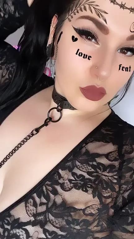 Wanna Squeeze These Juicy Tits? 😈💦