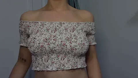 Hot Slut's Weekend Tease: Pulling Down Her Top to Flash Tits 😈🍑