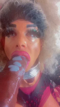 😩 Deepthroat Machine Gagging Slut 💦🍆