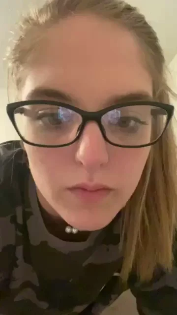 I really need me a girl to have some fun with so hit me up if you like what you see ?. Also click my profile and check my other post out and click the link in my profile for more great content!!