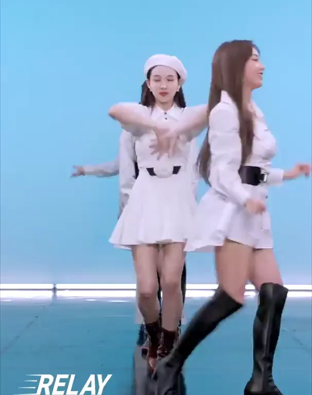 TWICE Nayeon’s Killer Legs & Thicc Body Tease 😍🦵💦