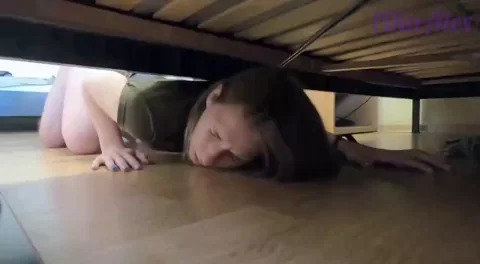 Stuck Under Bed & Fucked Hard 😈🍑