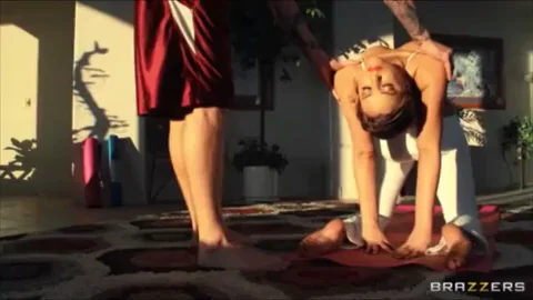 Mia Malkova's Oily Yoga Pants Ass Worship 😈🍑💦