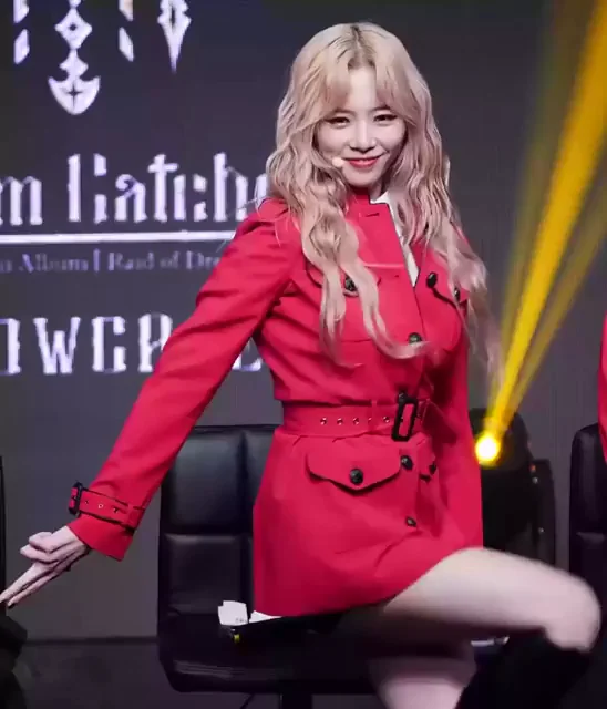 Dreamcatcher JiU's Thick Jiggly Thighs Tease in Red Trench Slutwear