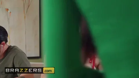 Molly Stewart Gets Her Pussy Sneakily Licked By Nerdy Girl