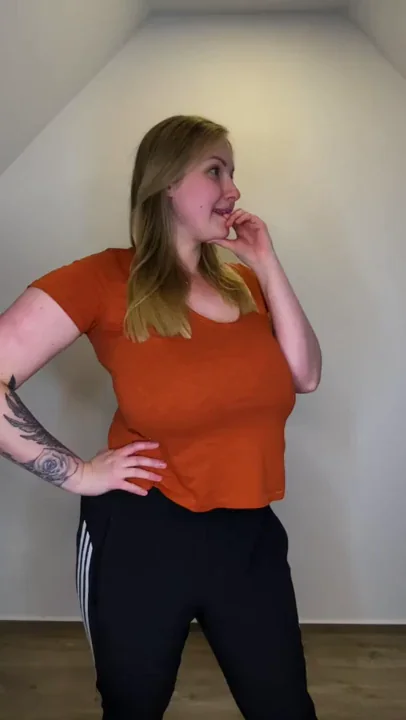 Massive 80M Cup Saggy Tits Dropping Hard! 🍼💥🍈🍈
