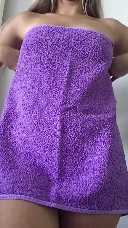 18 year old boobies bounce the best, don’t you think? ?