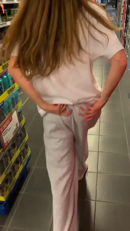 living my life and showing my ass to the supermarket cameras