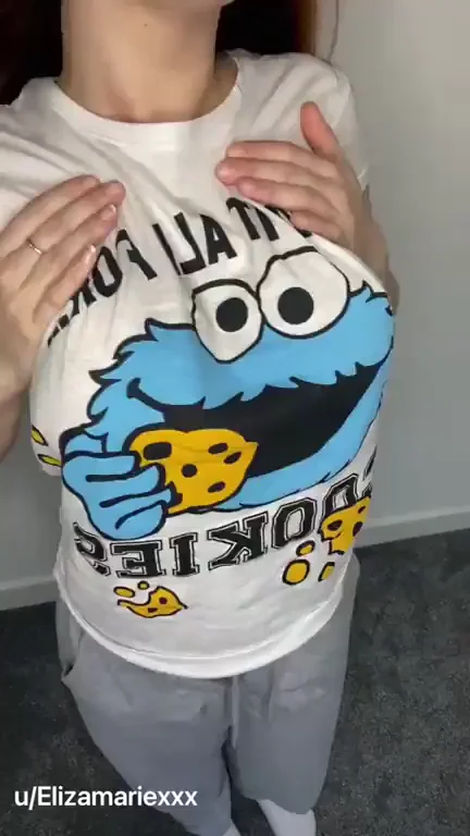 Om Nom Nom! Redhead Lizzie Marie Devours Cookie Monster Tits 💙🍪🔥