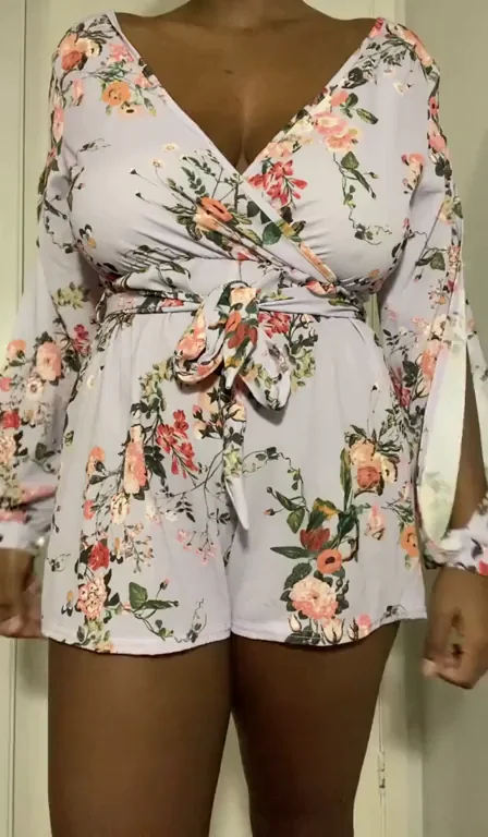 Curvy Ebony Babe Flashes Massive Tits in Her Slutty Date Jumpsuit