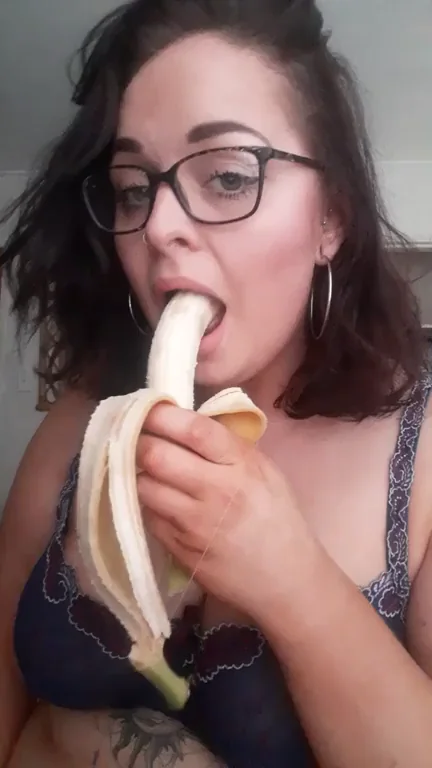 This shit is bananas ????? check link in comments for the full vid x