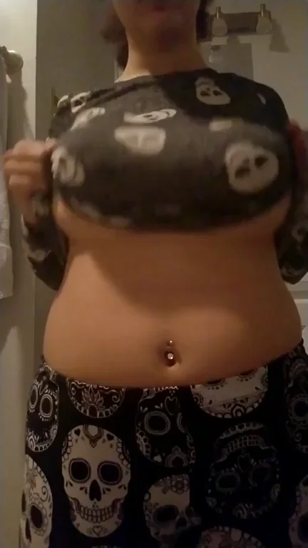 [OC] [Titty drop] Peek-a-boo~? ????