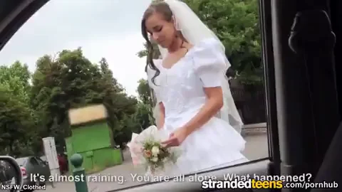 Runaway Bride's Creamy Car Fuck 💒🍑💦