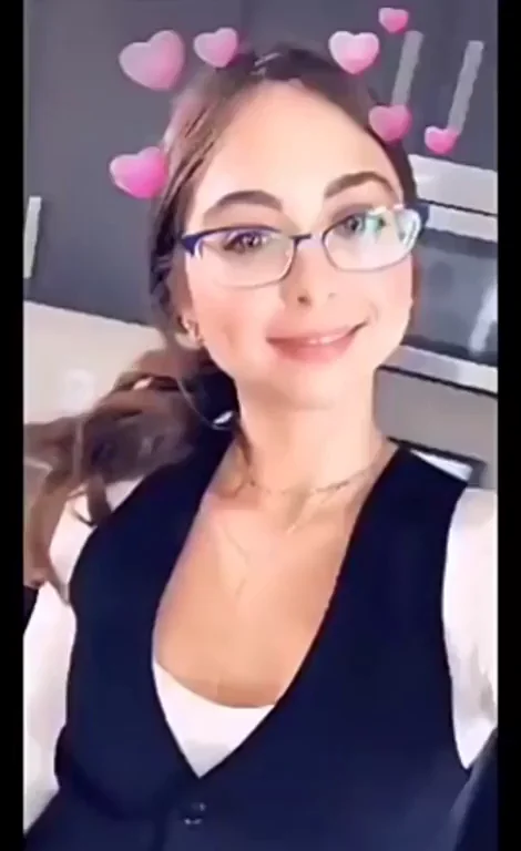 Riley Reid's Naughty Quickie BJ BTS 😘🍆💦