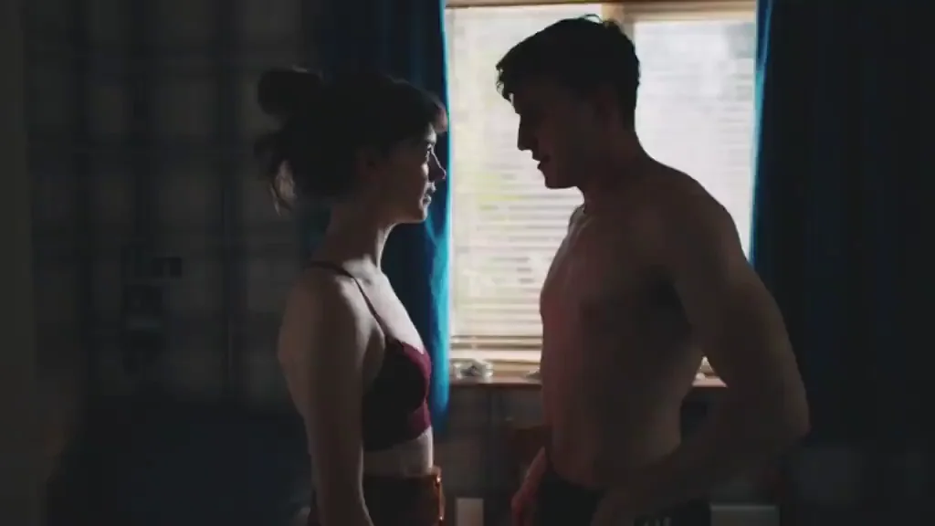 Daisy Edgar-Jones' Slutty Silhouette Tease & Bare Titty Glow in Normal People