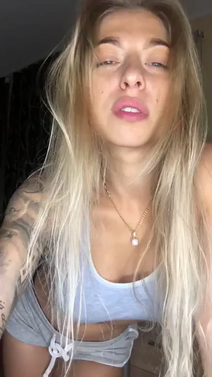 Blonde TikTok Tease: Fit Inked Slut Drops the Goods