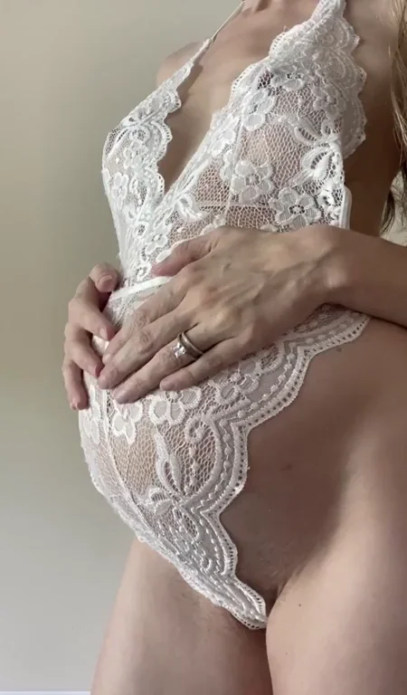 Like an angel in white ?