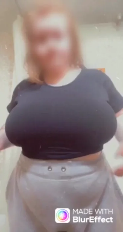 Thick BBW Lillianawhite Teases Huge Tits in Tight Tee 🍈🍈🔥