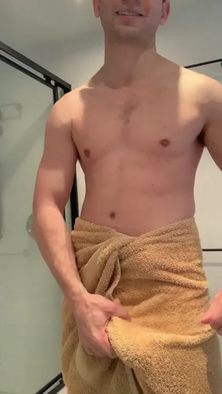 Post-Workout Boner Tease 💦🧔🔥 (M)