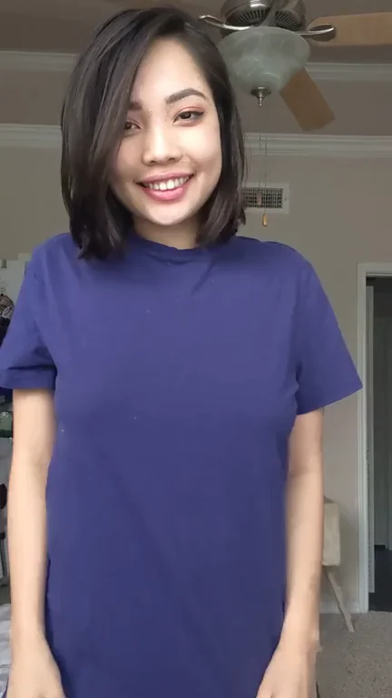 Quick Teasing Titty Flash from Juicy Asian Babe