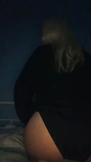 (19/F) How do you like my butt?