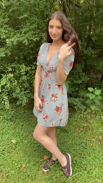 Park Tease: 19yo Slut Strips & Ass Out 😈🌳🍑