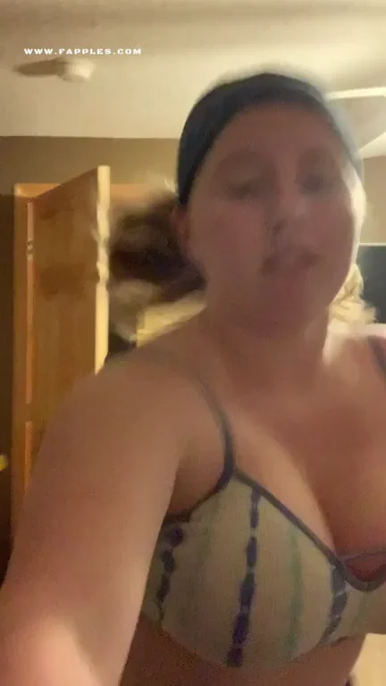 Big Titty Teen on Treadmill bounce