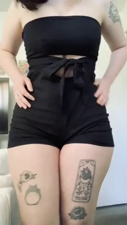 I’ve been accused of photoshopping my waist. Here’s some video proof that my waist really is small!
