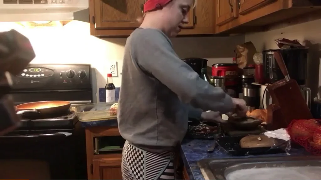 Kitchen Ambush: Dude's Dick Sneaks Up While Chopping Veggies!