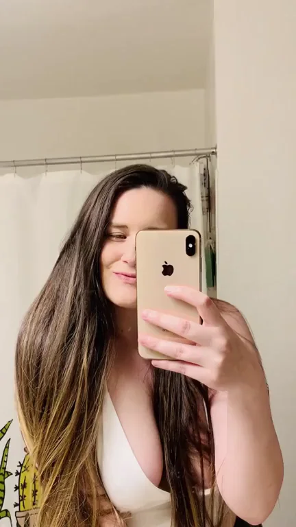 MILF's Massive Tits Surprise 😍🍈🍈