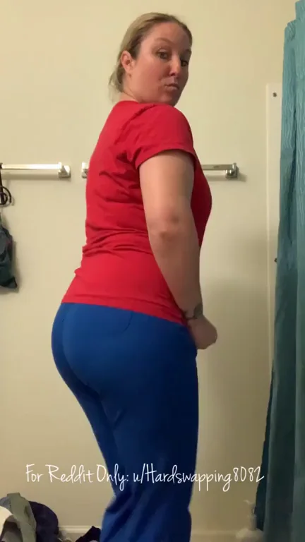 Naughty MILF F37 Teases with Juicy Ass While Cleaning Kids' Bathroom 💦🍑