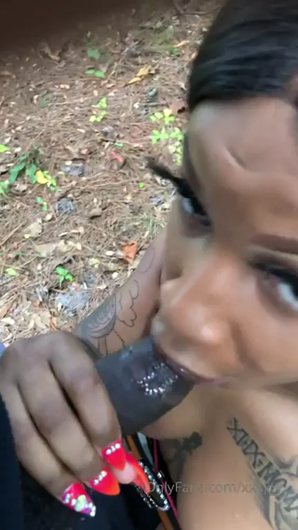 OUTDOOR BLOWJOB??
